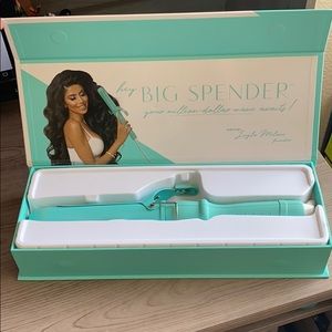 Brand New Layla Milani Curling Iron